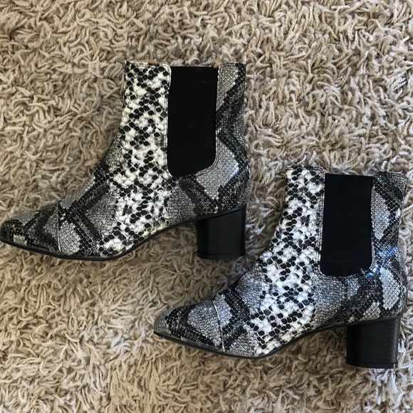 Shoes - Ankle boots